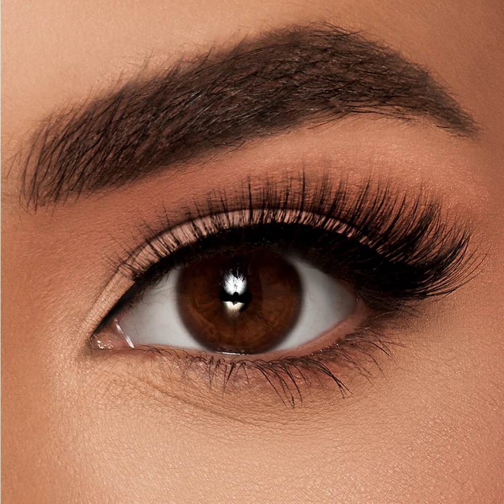 🔥Rare🔥 Lilly Lashes: Loyalty- Reusable Black Magnetic Eyelashes - Picture 4 of 8